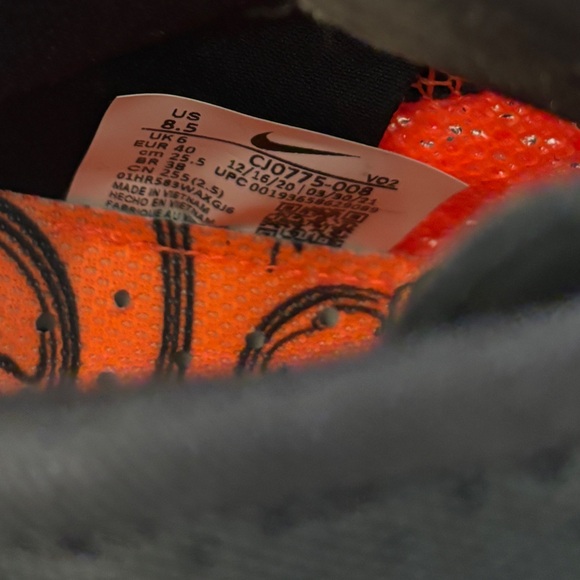 Women’s Nike Spin Shoes, only worn once, size 8.5 - Picture 5 of 6